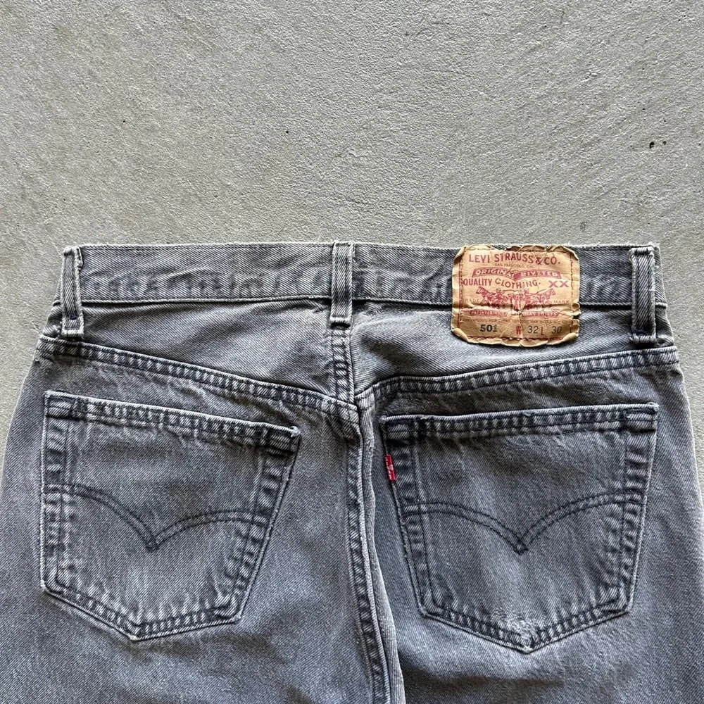 Vintage 80s Levis 501 XX Jeans Size 32x30 Black Dark Wash‎ Denim USA Made Button
